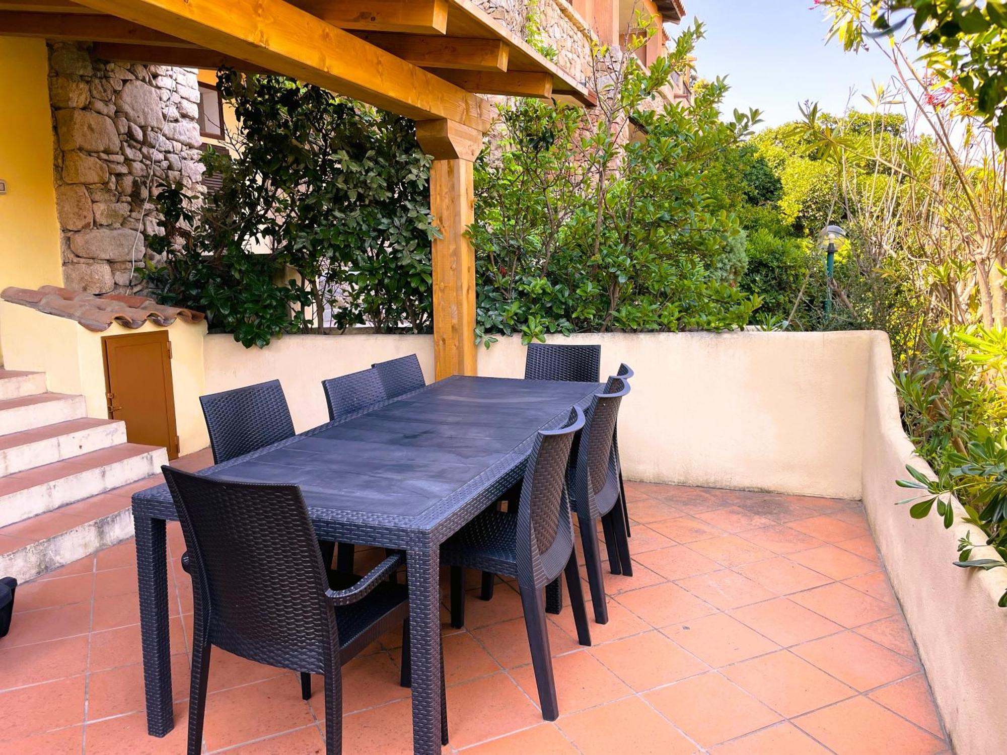 Bellissimo Appartamento Con Veranda Privata Al Centro Di Порто-Ротондо Экстерьер фото